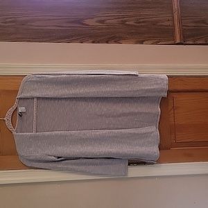 DIVIDED H&M LIGHT GRAY COVER  size small.  Very Cute